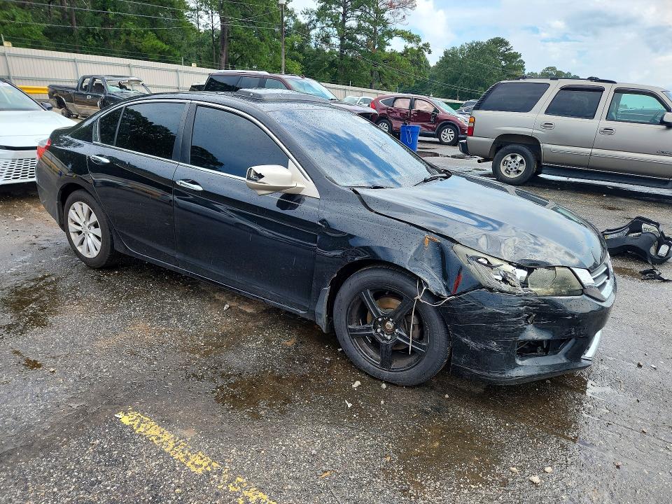 66906636 :رقم المزاد ، 1HGCR2F77FA092747 vin ، 2015 Honda Accord مزاد بيع