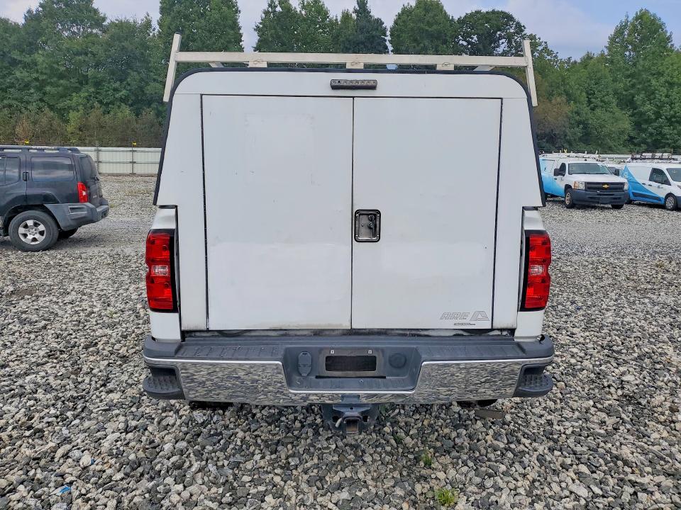 67975686 :رقم المزاد ، 1GC2CUEG0JZ261963 vin ، 2018 Chevrolet Silverado مزاد بيع