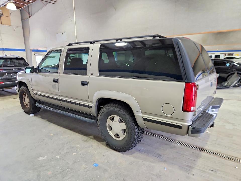 69733326 :رقم المزاد ، 1GKFK16R1XJ707097 vin ، 1999 Gmc Suburban مزاد بيع