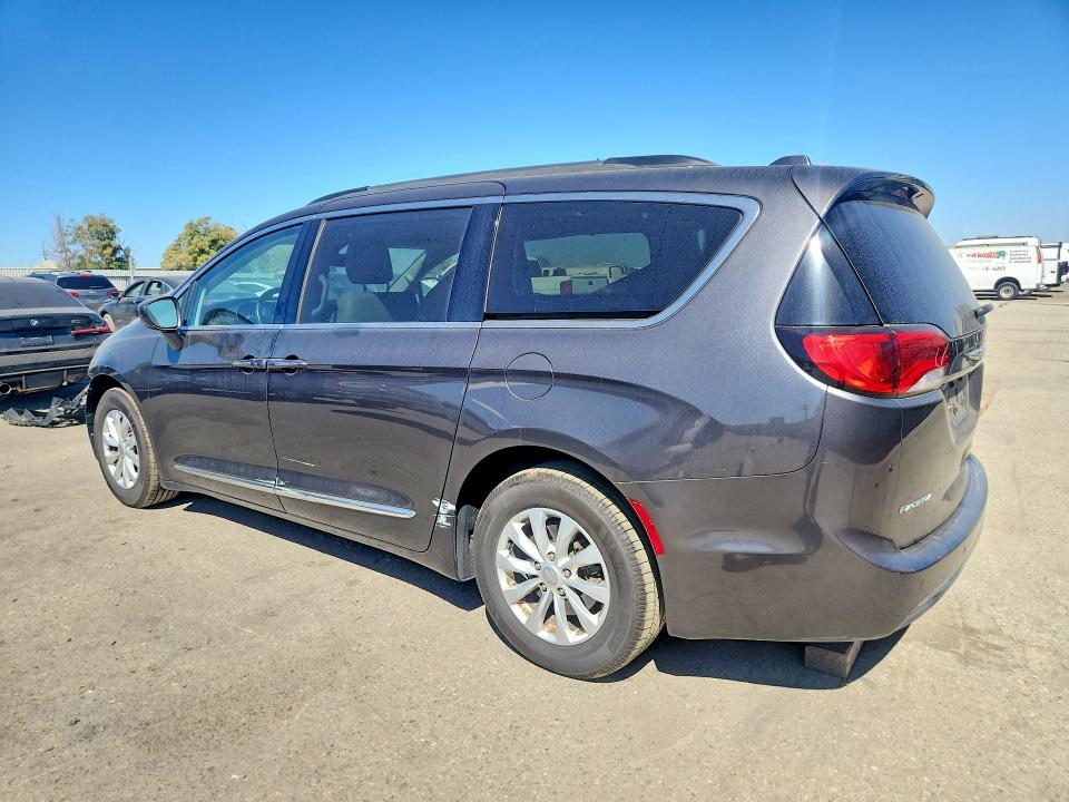 Продаж на аукціоні авто 2017 Chrysler Pacifica, vin: 2C4RC1BG2HR516733, номер лоту: 69870146