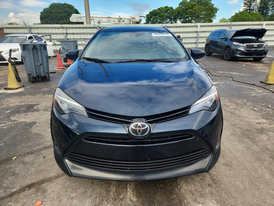 Aukcja sprzedaży 2018 Toyota Corolla, vin: 5YFBURHE5JP842972, numer aukcji: 68044976