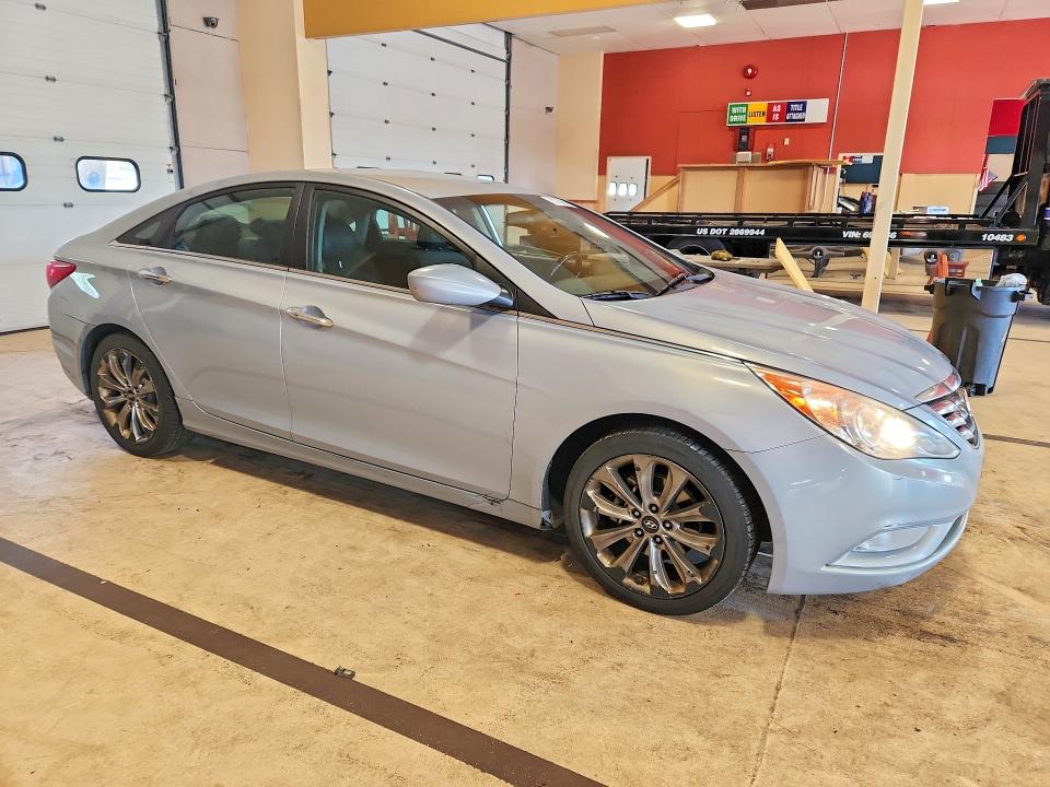 2011 Hyundai Sonata მანქანა იყიდება აუქციონზე, vin: 5NPEC4AC1BH264010, აუქციონის ნომერი: 70173666
