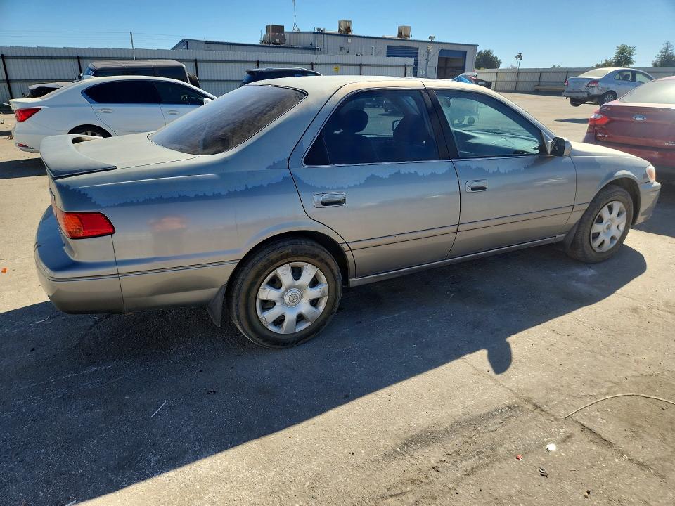 68941346 :رقم المزاد ، JT2BF22K1Y0284650 vin ، 2000 Toyota Camry مزاد بيع