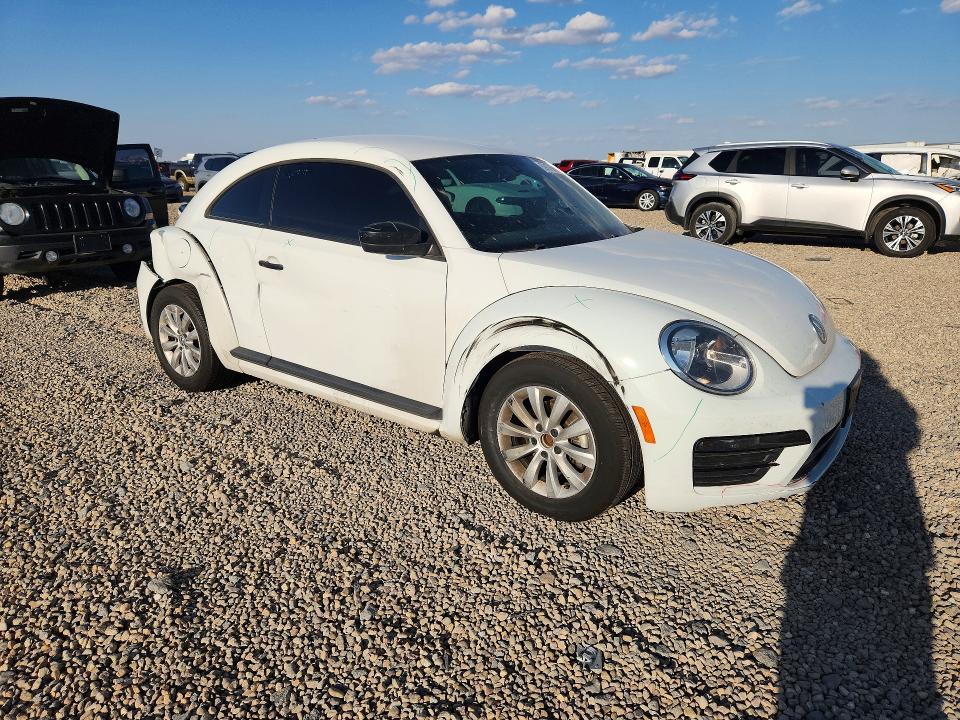 Продажа на аукционе авто 2017 Volkswagen Beetle, vin: 3VWF17AT3HM603670, номер лота: 69176996