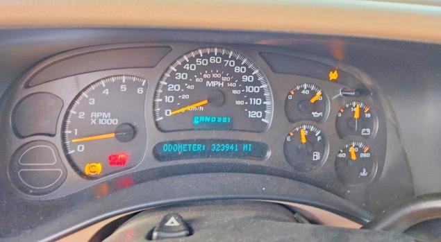 2004 Chevrolet Suburban მანქანა იყიდება აუქციონზე, vin: 3GNEC16Z04G268497, აუქციონის ნომერი: 69723006