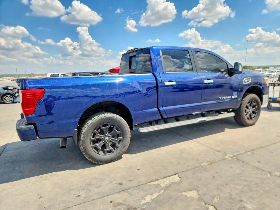 67452376 :رقم المزاد ، 1N6BA1F27HN559898 vin ، 2017 Nissan Titan Xd مزاد بيع