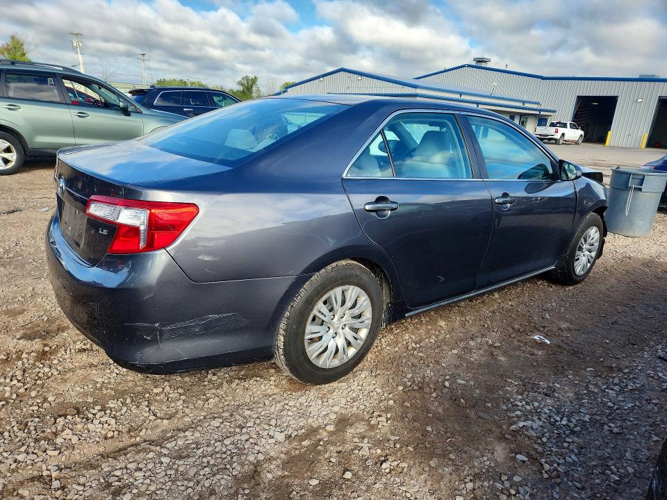 69584136 :رقم المزاد ، 4T1BF1FK5DU221321 vin ، 2013 Toyota Camry مزاد بيع