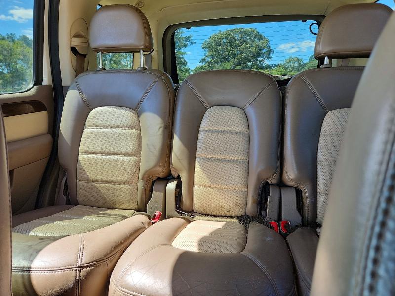 Продажа на аукционе авто 2002 Ford Explorer, vin: 1FMDU74W02UB86627, номер лота: 68943816
