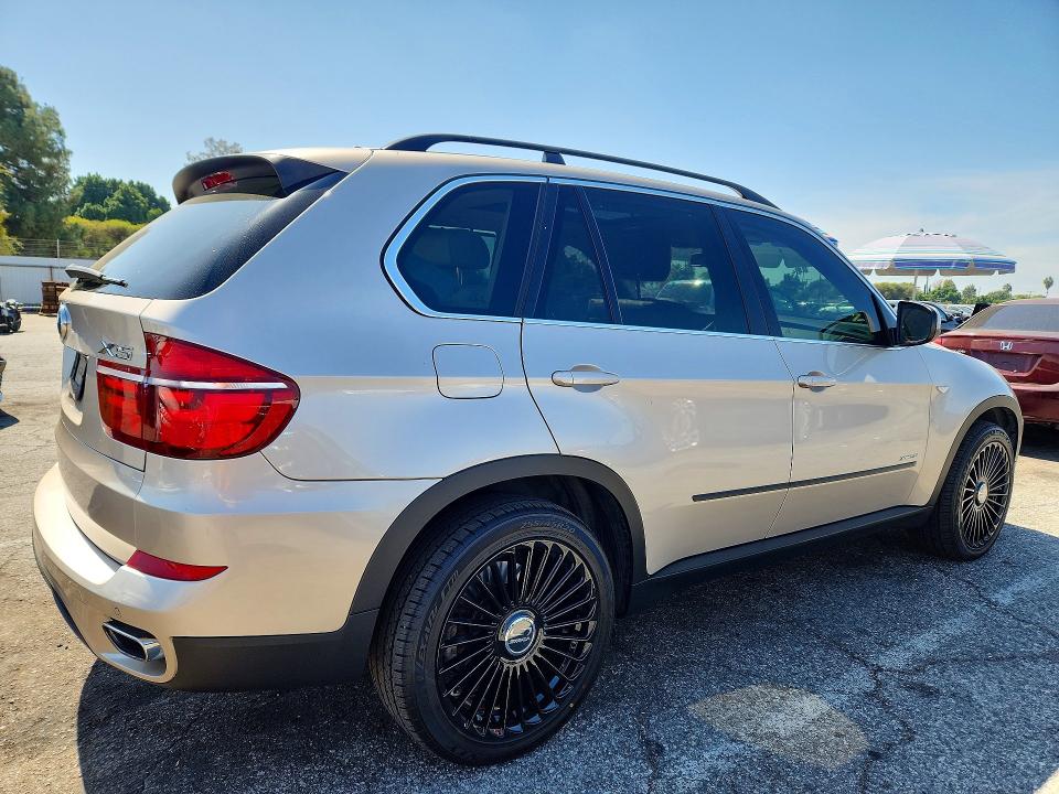 70697756 :رقم المزاد ، 5UXZV8C56D0C14951 vin ، 2013 Bmw X5 مزاد بيع