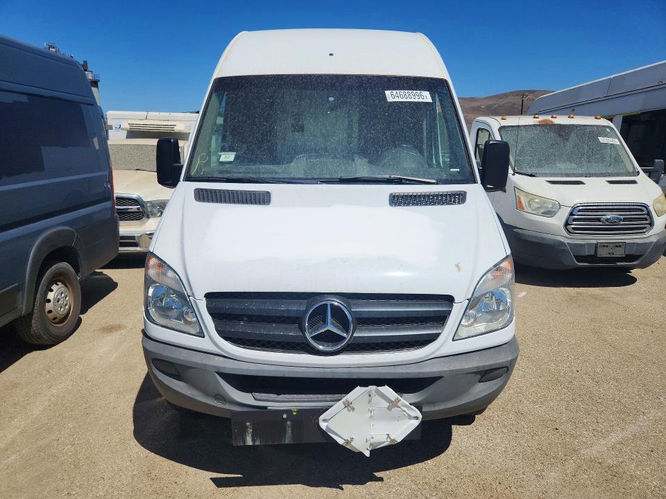 64688996 :رقم المزاد ، WD3PE8CB4C5683110 vin ، 2012 Mercedes-benz Sprinter مزاد بيع