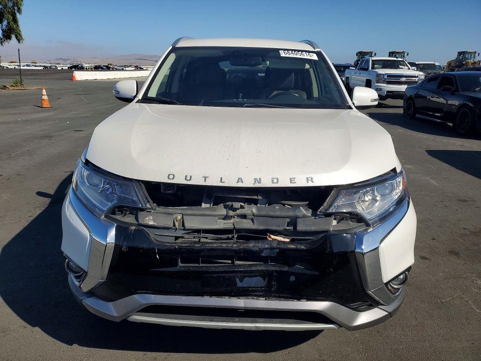 68405616 :رقم المزاد ، JA4J24A58JZ053178 vin ، 2018 Mitsubishi Outlander مزاد بيع