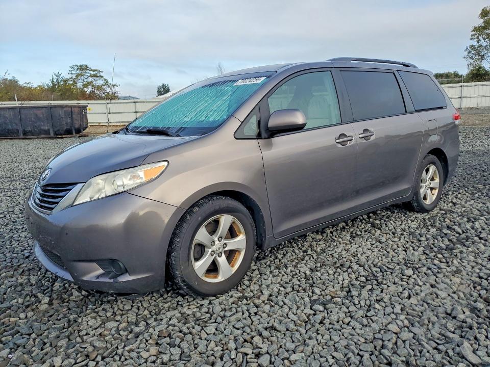 Продажа на аукционе авто 2011 Toyota Sienna, vin: 5TDKK3DCXBS098365, номер лота: 70024256