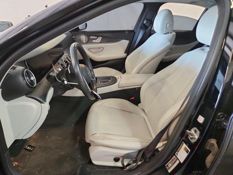 68667886 :رقم المزاد ، W1KZF8DB3MA999316 vin ، 2021 Mercedes-benz E مزاد بيع