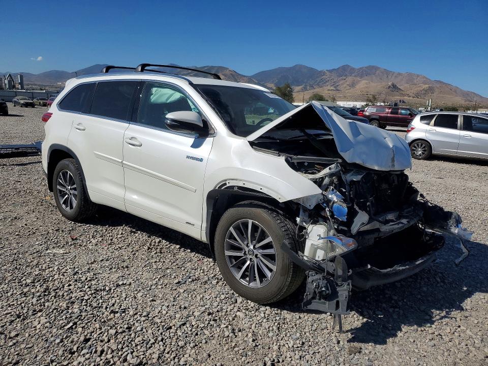 Продажа на аукционе авто 2017 Toyota Highlander Hybrid, vin: 5TDJGRFH3HS036579, номер лота: 67750106