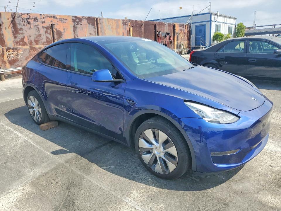 70343256 :رقم المزاد ، 7SAYGDEE4PA082062 vin ، 2023 Tesla Model Y مزاد بيع