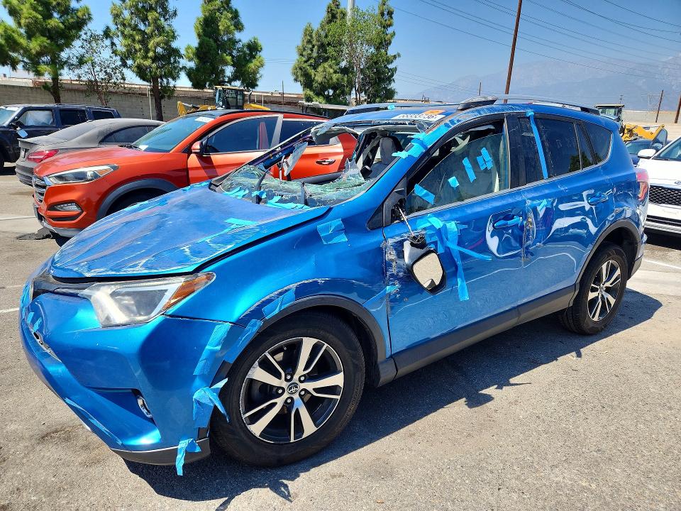 2018 Toyota Rav4 მანქანა იყიდება აუქციონზე, vin: JTMWFREV3JJ737710, აუქციონის ნომერი: 68333736