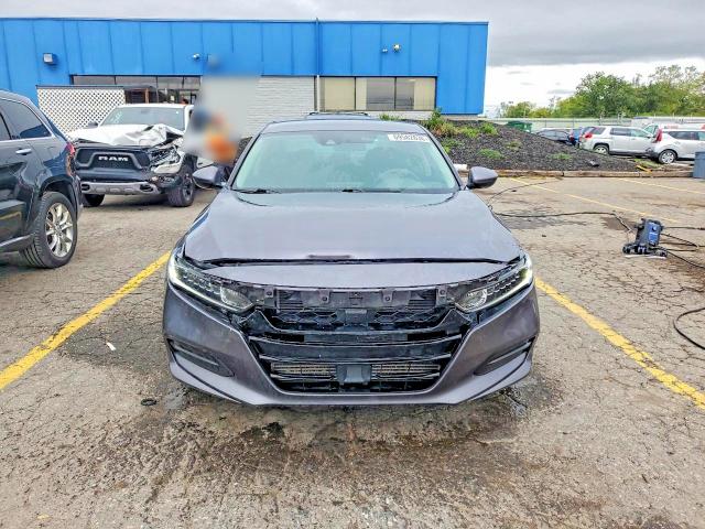 Продажа на аукционе авто 2019 Honda Accord, vin: 1HGCV1F16KA008137, номер лота: 69582836