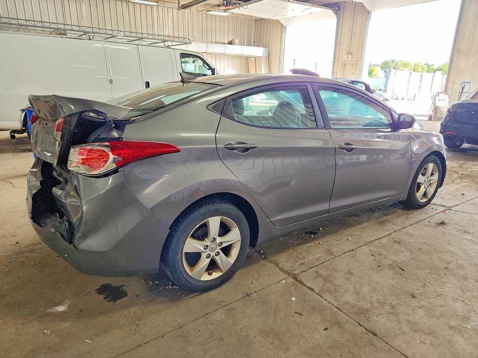 2013 Hyundai Elantra მანქანა იყიდება აუქციონზე, vin: 5NPDH4AE0DH348868, აუქციონის ნომერი: 70817076