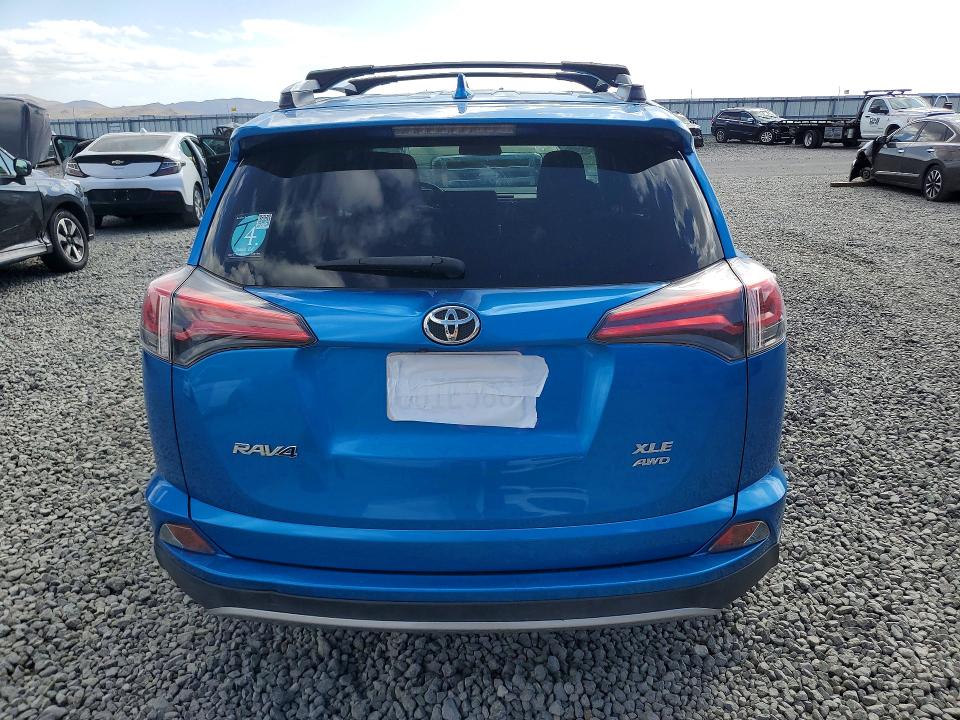 Продаж на аукціоні авто 2018 Toyota Rav4, vin: JTMRFREV1JJ747410, номер лоту: 65965996
