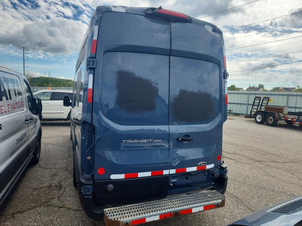 68361246 :رقم المزاد ، 1FTYR3XM6KKA97831 vin ، 2019 Ford Transit مزاد بيع