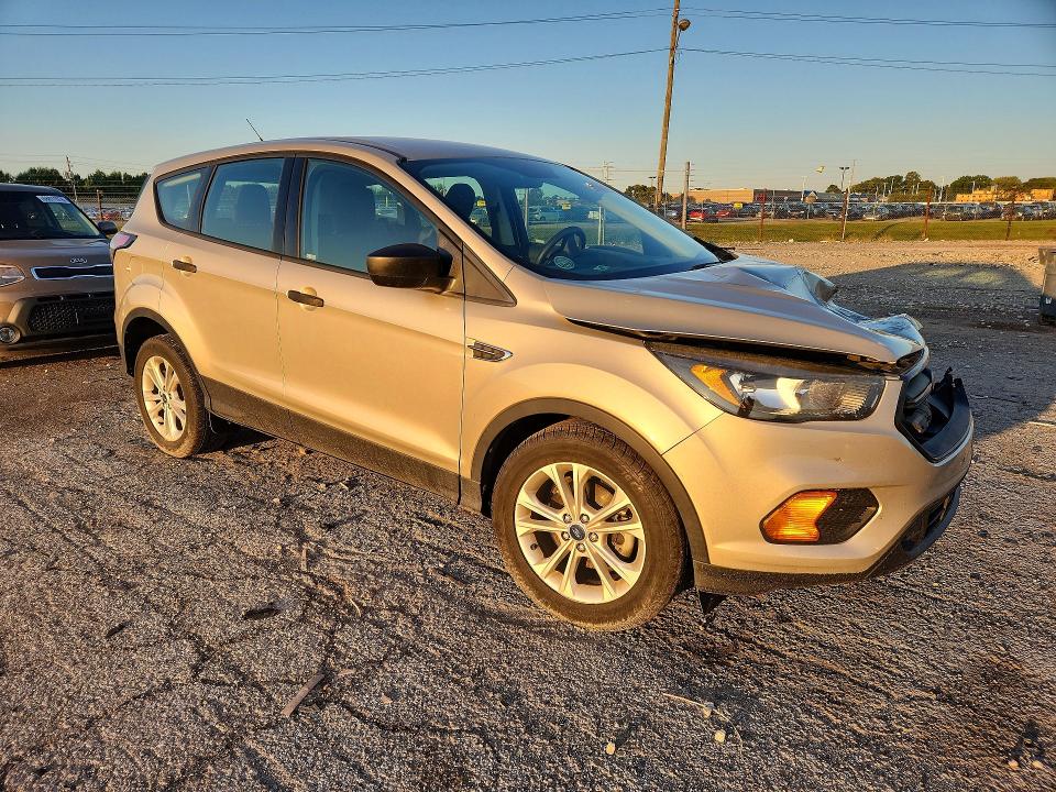 2018 Ford Escape მანქანა იყიდება აუქციონზე, vin: 1FMCU0F7XJUA20056, აუქციონის ნომერი: 68804266