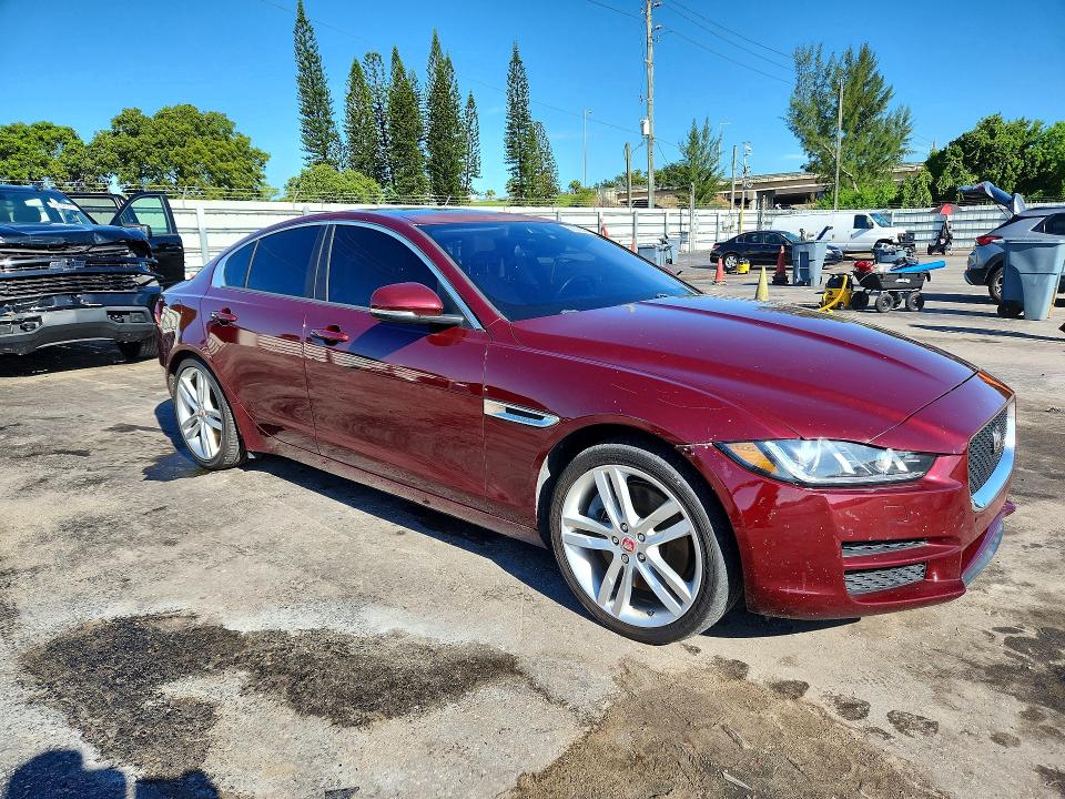 2017 Jaguar Xe მანქანა იყიდება აუქციონზე, vin: SAJAJ4BV1HCP10246, აუქციონის ნომერი: 68000346