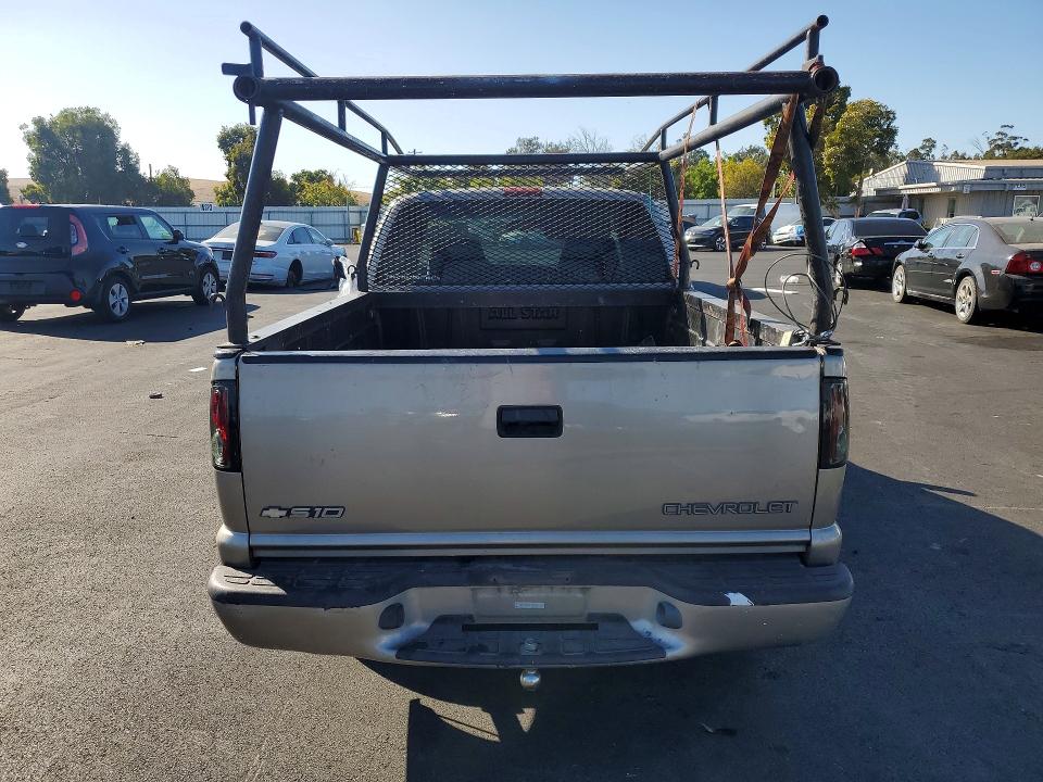 69437376 :رقم المزاد ، 1GCCS19W9Y8280261 vin ، 2000 Chevrolet S Truck مزاد بيع