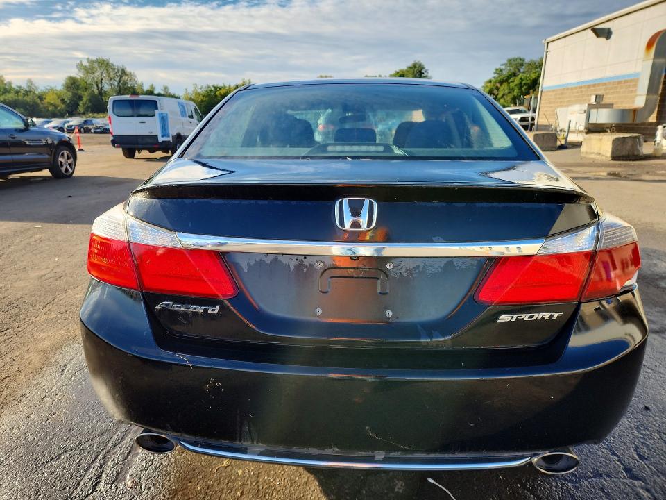 68973336 :رقم المزاد ، 1HGCR2F57FA249952 vin ، 2015 Honda Accord مزاد بيع