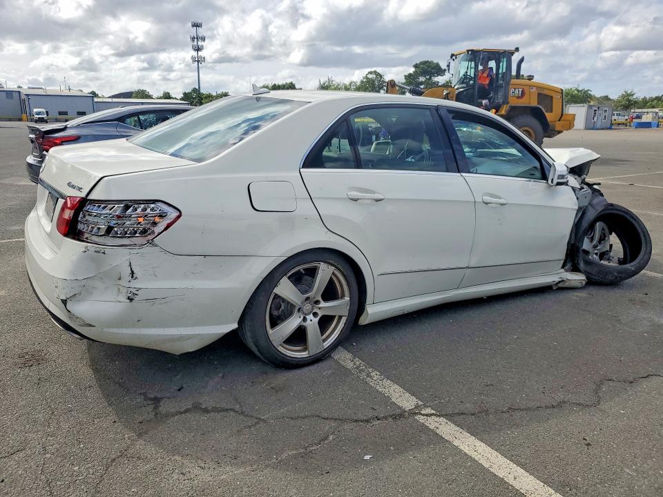 2010 Mercedes-benz E მანქანა იყიდება აუქციონზე, vin: WDDHF8HB4AA110170, აუქციონის ნომერი: 69993546