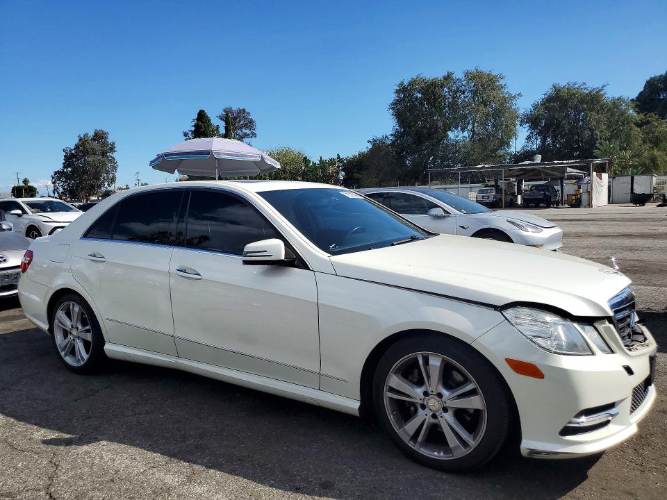 2013 Mercedes-benz E მანქანა იყიდება აუქციონზე, vin: WDDHF5KB7DA736100, აუქციონის ნომერი: 71019786