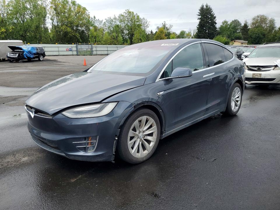 Auction sale of the 2016 Tesla Model X, vin: 5YJXCAE24GF017840, lot number: 67245376