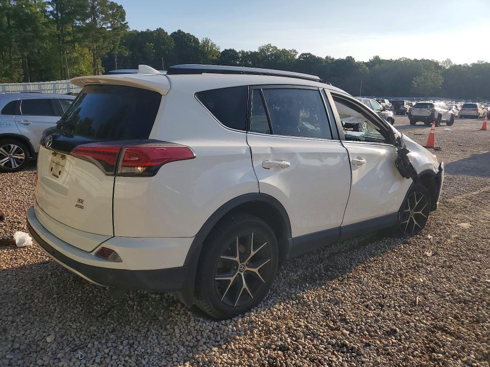 Продажа на аукционе авто 2017 Toyota Rav4, vin: JTMJFREV1HJ157716, номер лота: 68389866