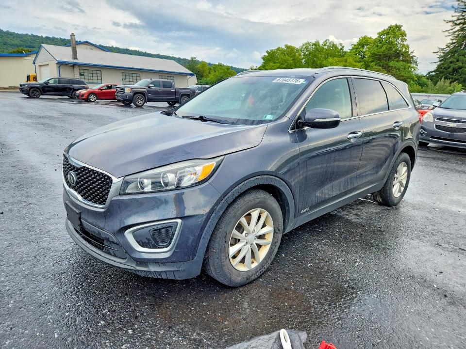 67045176 :رقم المزاد ، 5XYPGDA37HG258919 vin ، 2017 Kia Sorento مزاد بيع