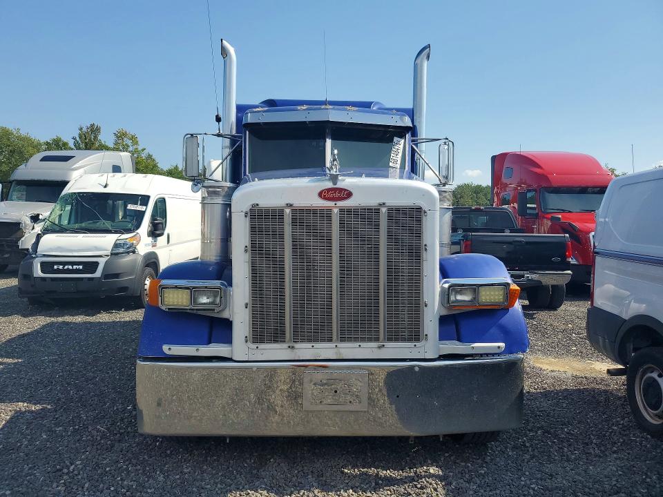 2000 Peterbilt 379 მანქანა იყიდება აუქციონზე, vin: 1XP5DR9X0YN507850, აუქციონის ნომერი: 68148476