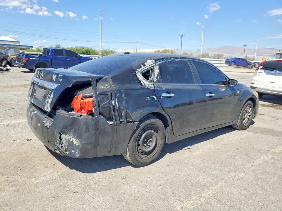 2015 Nissan Altima მანქანა იყიდება აუქციონზე, vin: 1N4AL3AP1FC138247, აუქციონის ნომერი: 68599166