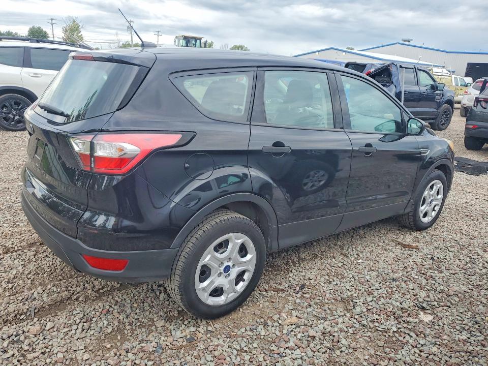 2017 Ford Escape მანქანა იყიდება აუქციონზე, vin: 1FMCU0F79HUE28610, აუქციონის ნომერი: 68883806