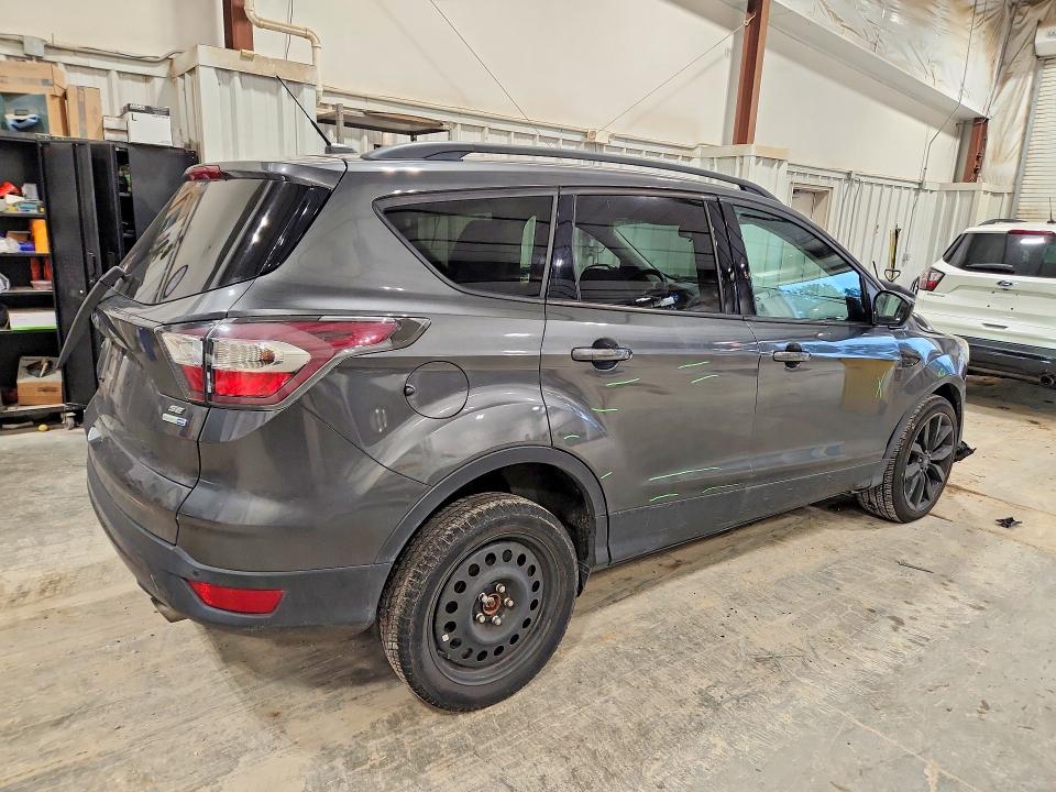 2017 Ford Escape მანქანა იყიდება აუქციონზე, vin: 1FMCU9G98HUA11113, აუქციონის ნომერი: 67430256