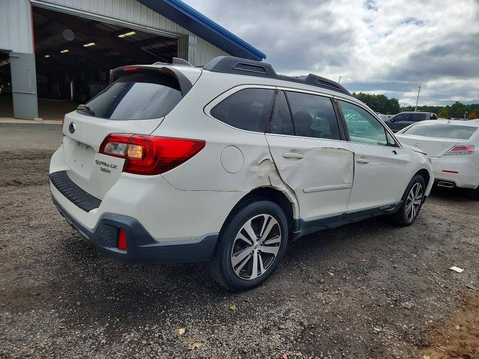 70891476 :رقم المزاد ، 4S4BSENC6J3344270 vin ، 2018 Subaru Outback مزاد بيع