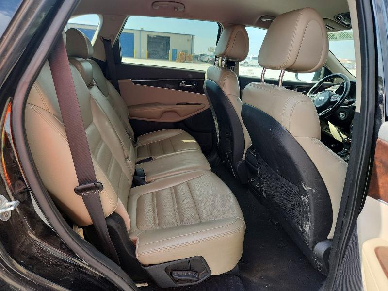 68805006 :رقم المزاد ، 5XYPHDA58GG018310 vin ، 2016 Kia Sorento مزاد بيع