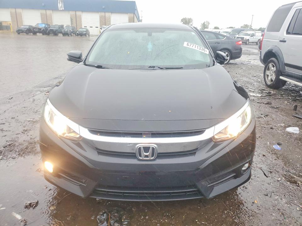 67711336 :رقم المزاد ، 19XFC1F33HE024157 vin ، 2017 Honda Civic مزاد بيع