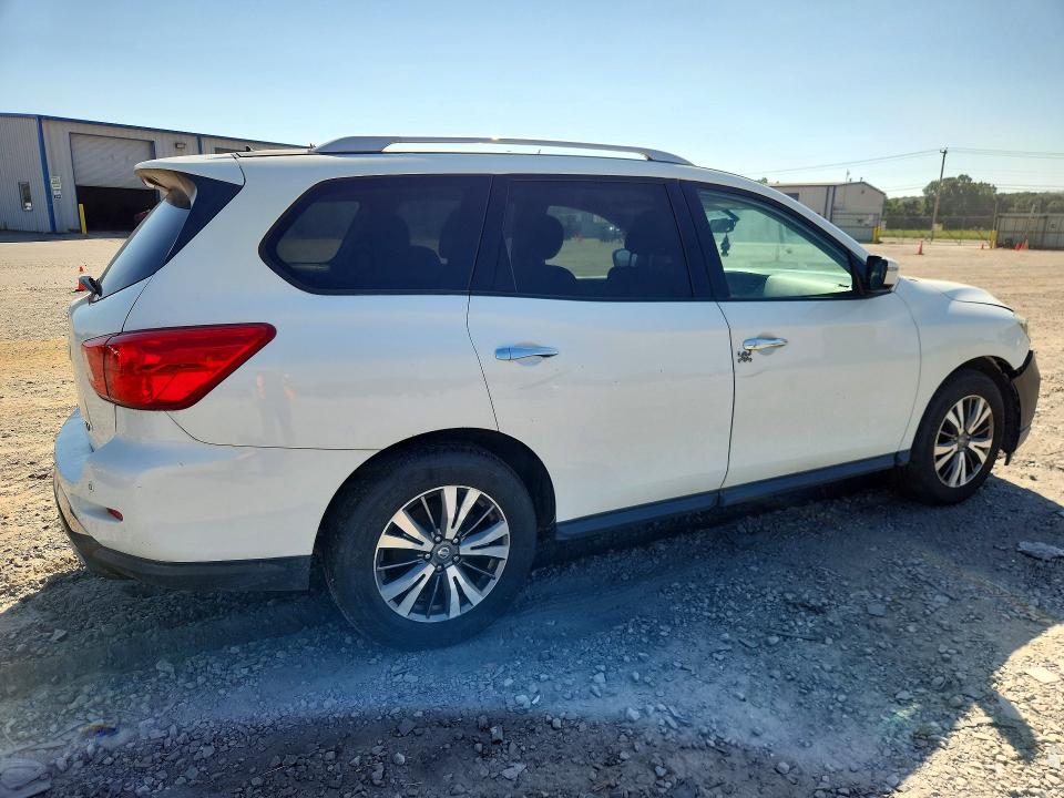 68333016 :رقم المزاد ، 5N1DR2MN7HC675200 vin ، 2017 Nissan Pathfinder مزاد بيع