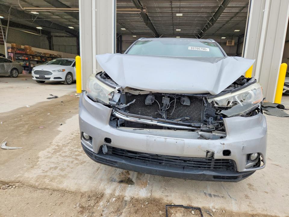 Продажа на аукционе авто 2016 Toyota Highlander, vin: 5TDDKRFH6GS319214, номер лота: 69766796