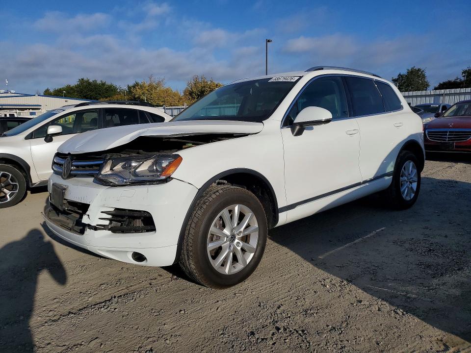 Продажа на аукционе авто 2014 Volkswagen Touareg, vin: WVGEP9BP1ED007101, номер лота: 68679426