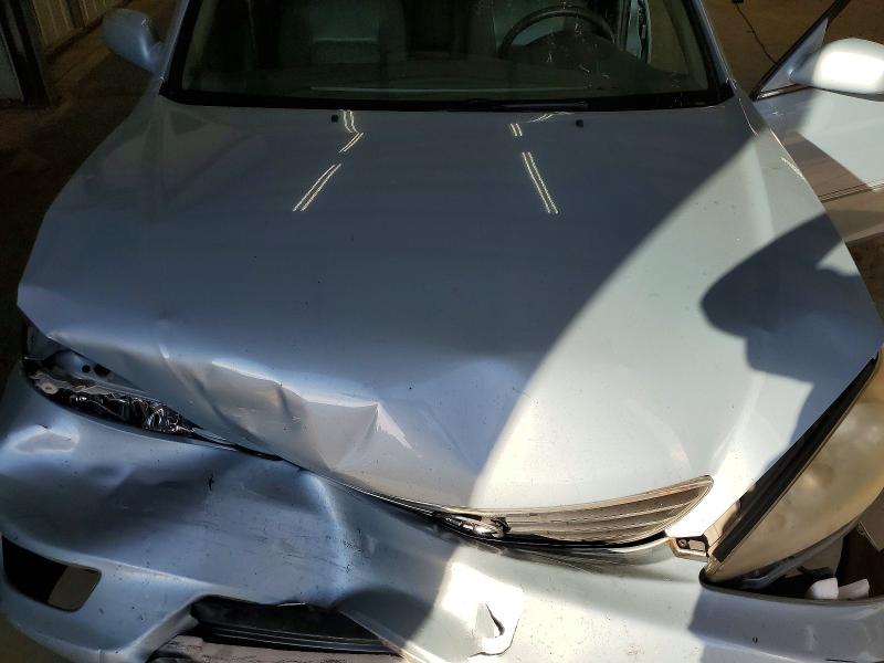 68745116 :رقم المزاد ، 4T1BF30K65U596544 vin ، 2005 Toyota Camry مزاد بيع