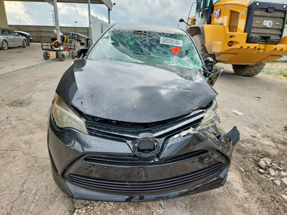 Продажа на аукционе авто 2018 Toyota Corolla, vin: 5YFBURHE8JP832579, номер лота: 68938246