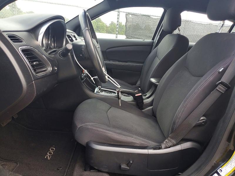 68189256 :رقم المزاد ، 1C3CCBBB0DN727571 vin ، 2013 Chrysler 200 مزاد بيع