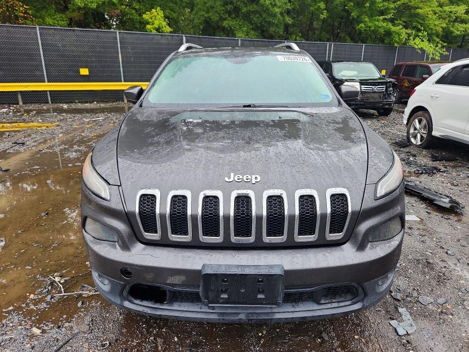 70039726 :رقم المزاد ، 1C4PJMCS2EW147201 vin ، 2014 Jeep Cherokee مزاد بيع