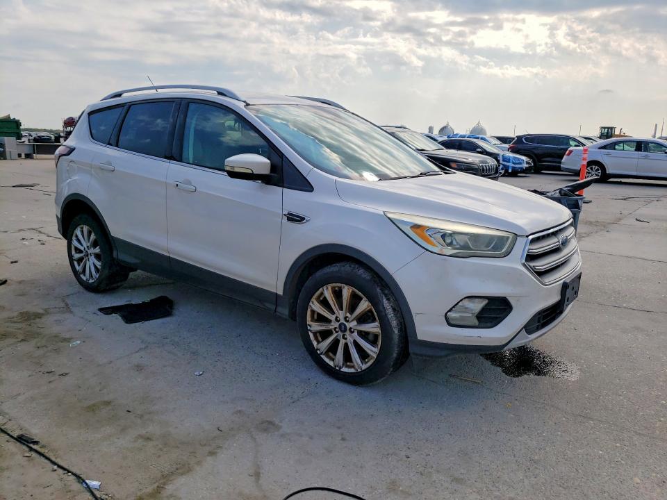 2017 Ford Escape მანქანა იყიდება აუქციონზე, vin: 1FMCU0J9XHUD40268, აუქციონის ნომერი: 69692136