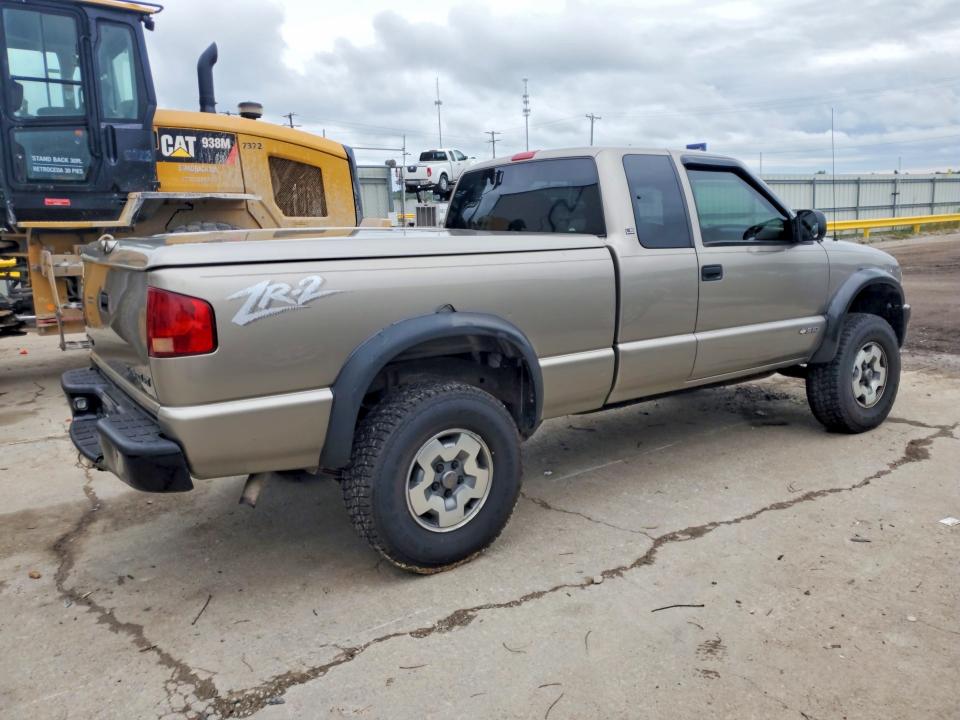 68636446 :رقم المزاد ، 1GCCT19X138204273 vin ، 2003 Chevrolet S Truck مزاد بيع