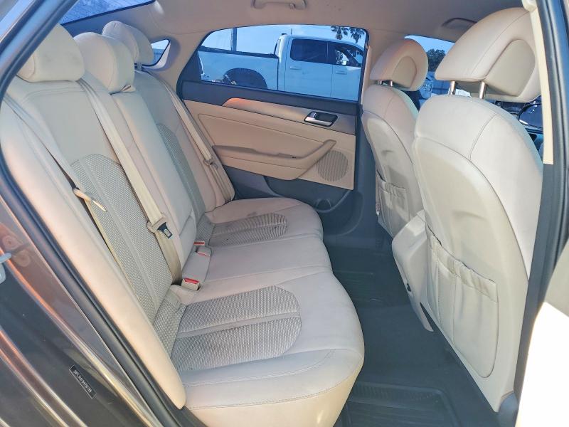 69791176 :رقم المزاد ، 5NPE34AF0HH561188 vin ، 2017 Hyundai Sonata مزاد بيع